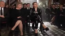 Elle a tiré pour por ...