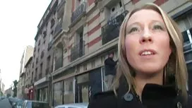 Chienne rouge a tiré ...