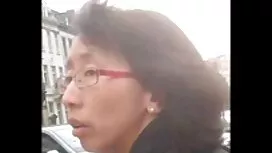 Les jeunes femmes po ...