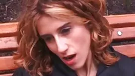 Sexy Sylvia séduit s ...
