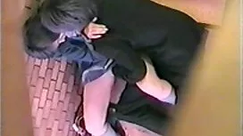 La jeune Simone cuis ...