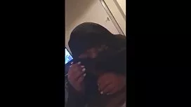 Brunette film porno  ...
