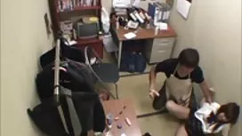 2 filles lécher vide ...
